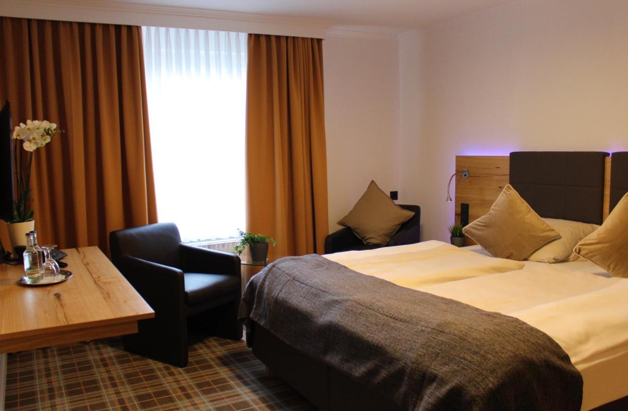 Hotel Hollaender Hof Мешеде Екстериор снимка